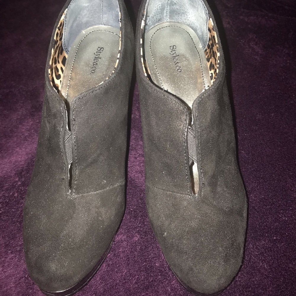 Style & Co size 7 bootie heels